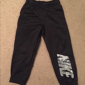 GUC Nike Boys Sweatpants Size 4